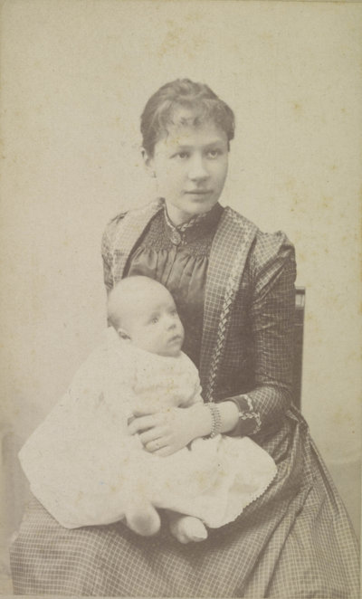 Jo Bonger met haar babyzoon Vincent, de latere oprichter van het Van Gogh Museum